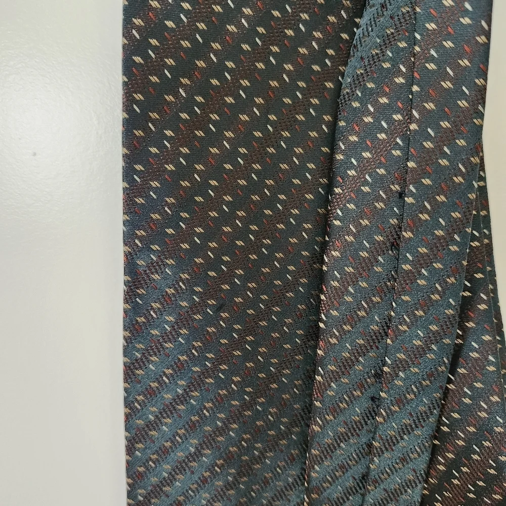 Kai Long 100% Silk Tie Green Gold Red White
